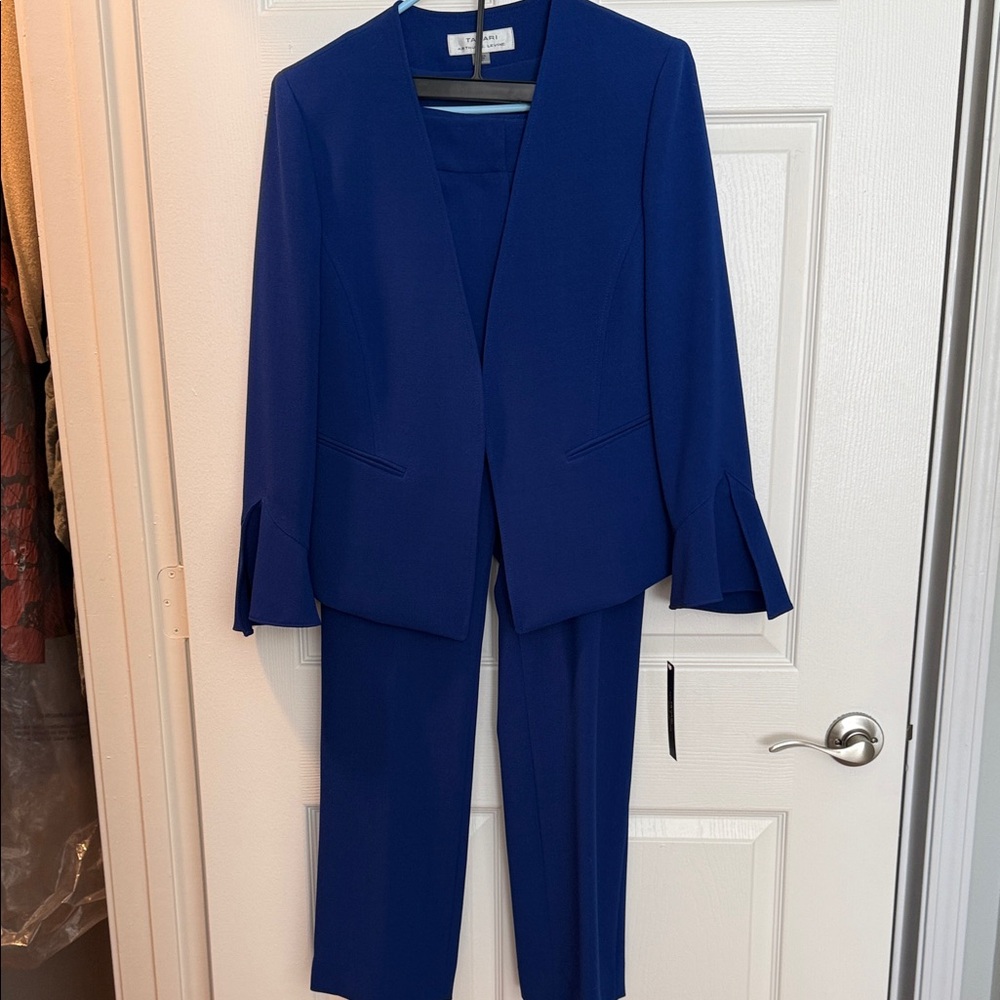 Tahari Royal Blue Pant Suit. Blazer and pants. New with tags. Never worn.